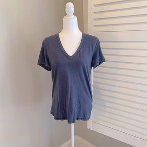 Universal Thread V-neck T-shirt (L) Light Navy
